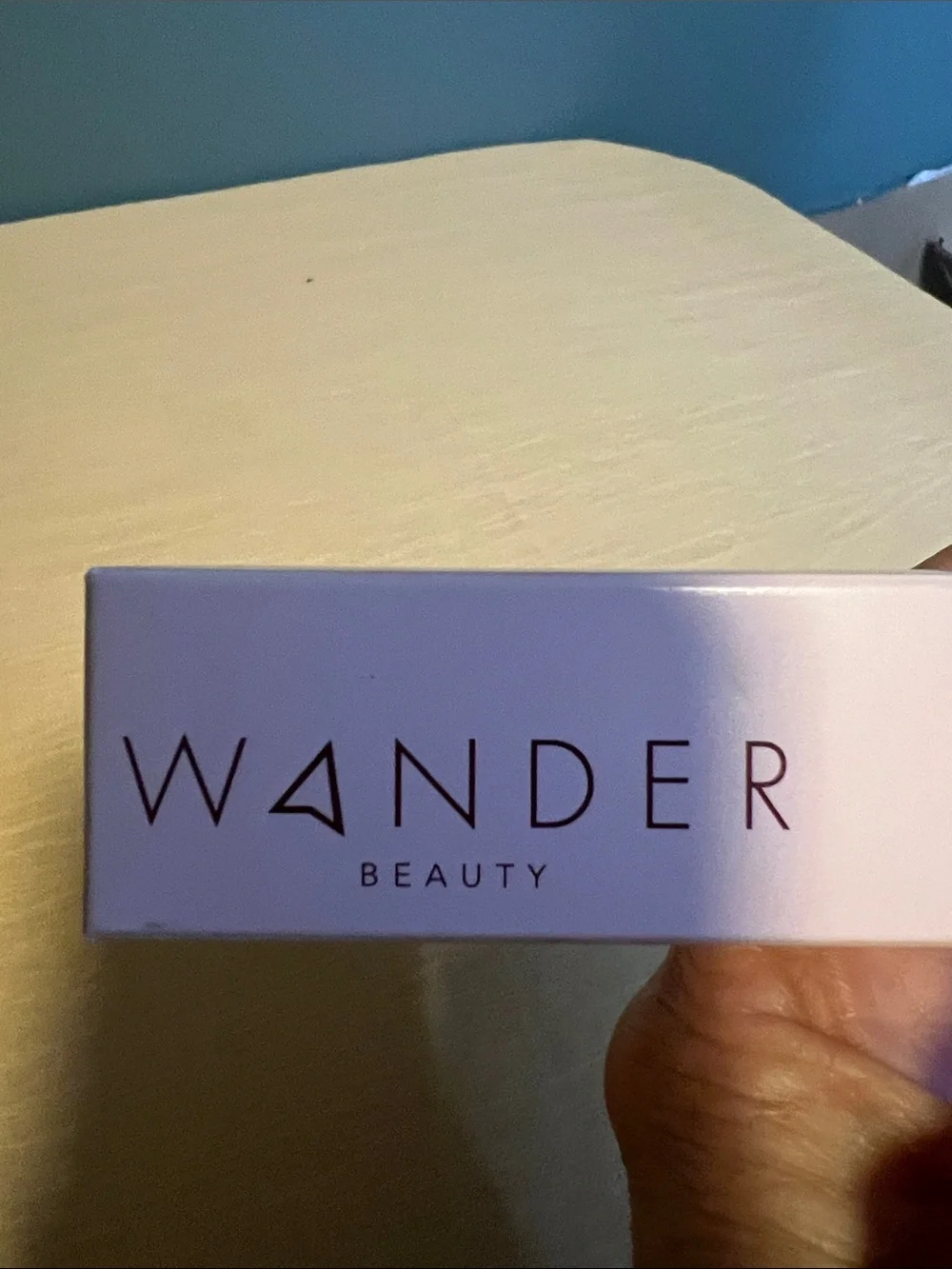 Wander Beauty Glow Ahead Illuminating Face Oil - Pale Pink Box